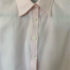 Light rose/pink sleeveless shirt